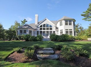 8 Pine Ridge Dr, Mattapoisett, MA 02739