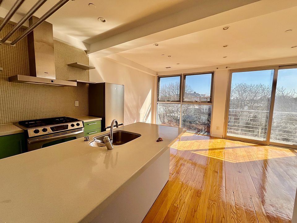 1st image of 90 Clermont Ave APT 6