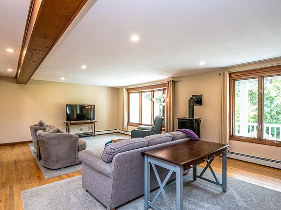 4th image of 373 Green Hill Road