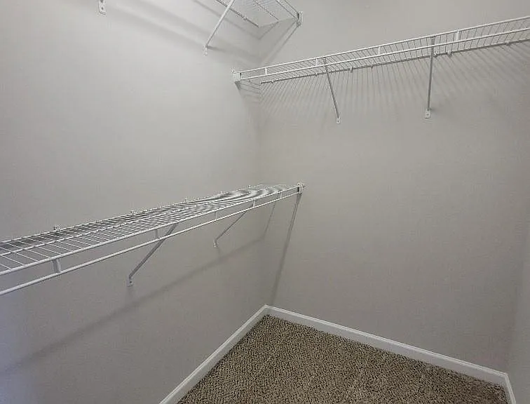 2339 Whitford Ln — Photo 24