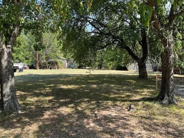 E Hanna St, Denison, TX 75021