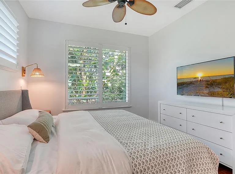 425 McKinley Dr — Photo 42