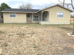 15445 Laredo St, Lytle, TX 78052