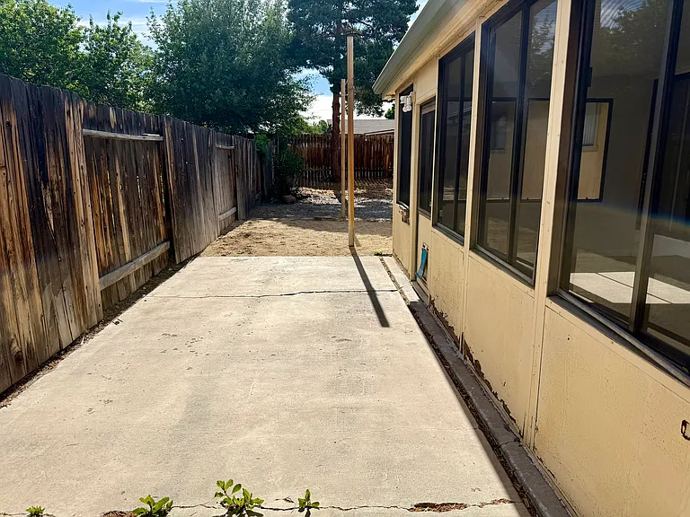525 E Gault Way — Photo 15