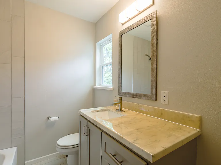 2114 Harlandale Ave — Photo 13