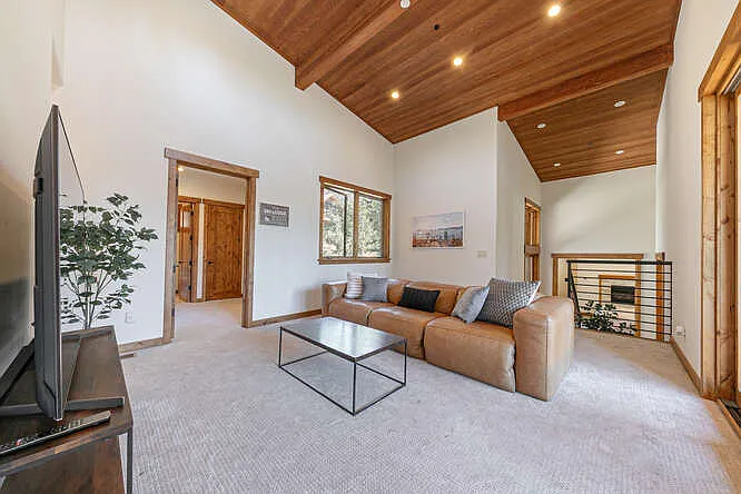 10768 Labelle Ct — Photo 19