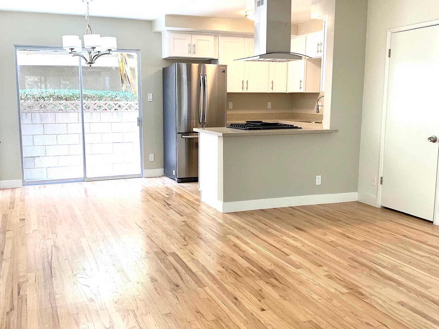 2 bed, 910 sqft, $2,995 — Photo 2