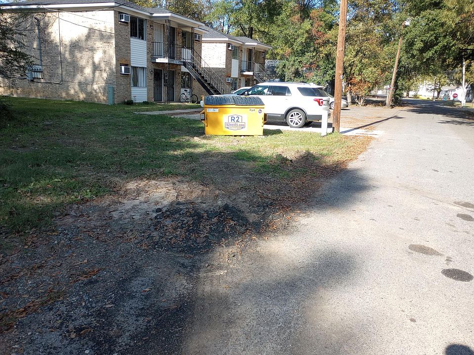 2nd image of 211 Hodge St #106