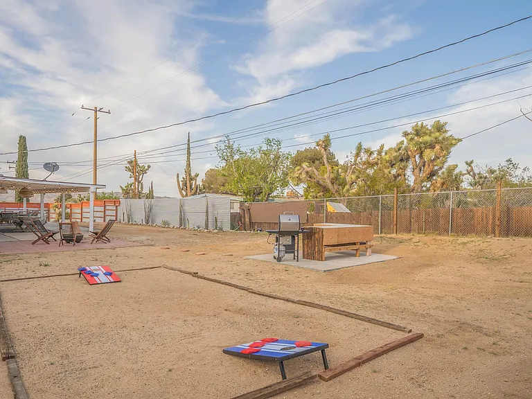 7983 Palm Ave — Photo 9