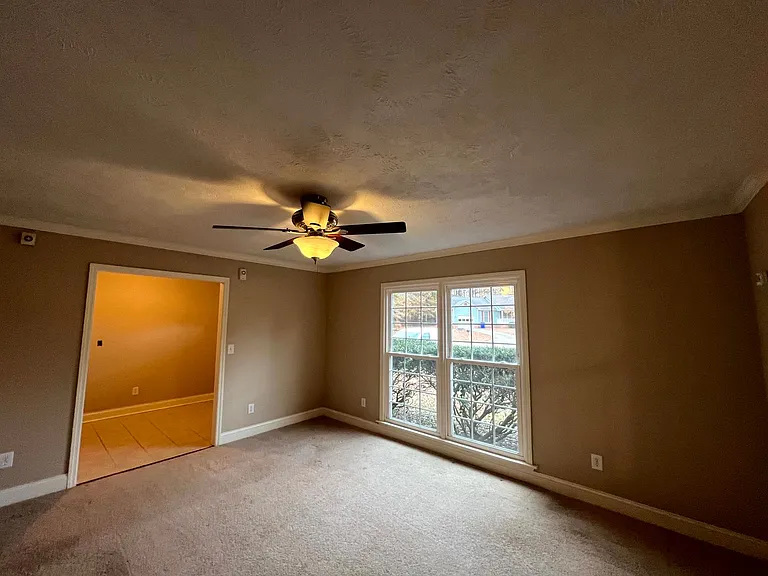 1233 Wilderness Dr — Photo 3