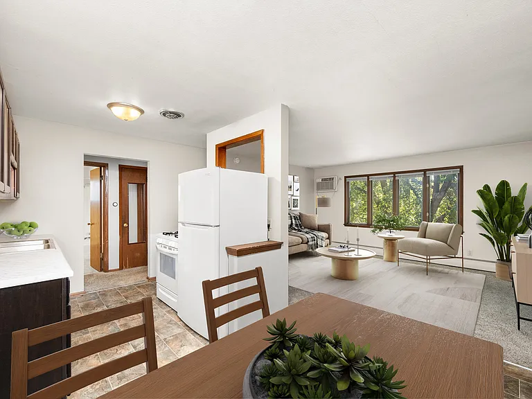 Oria Lakeview Apartments — Photo 16