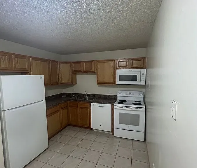 3727 University Ave #4 — Photo 5