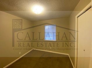 8 Utica Ln, Little Rock, AR 72204