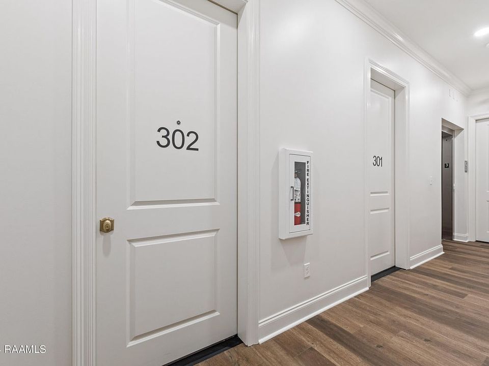 1st image of 200 Prescott Blvd #302
