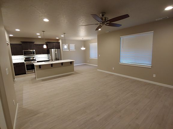 3rd image of 21074 NE Gracie Ln
