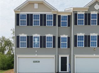 174 Lockheed Dr, Coraopolis, PA 15108