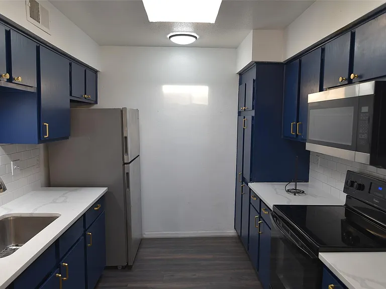 9809 Richmond Ave #E7 — Photo 10