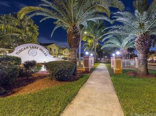 17859 NW 74th Path, Hialeah, FL 33015