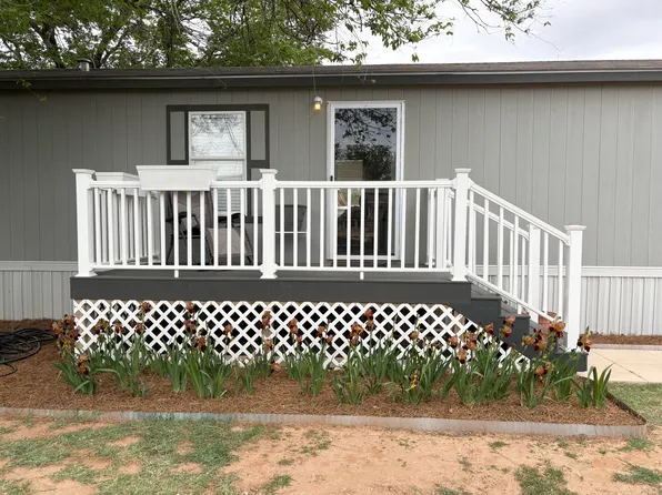 105 N Jill St, Brownfield, TX 79316