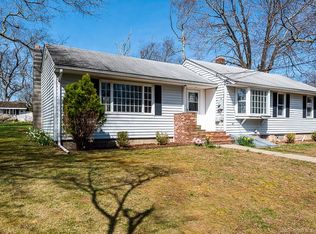 102 Dayton Rd, Waterford, CT 06385