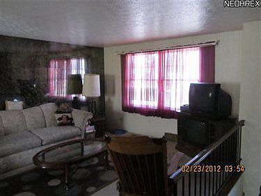 2nd image of 46 Summerberry Ln