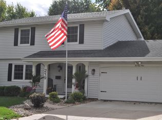 219 Windwood Dr, Carroll, IA 51401