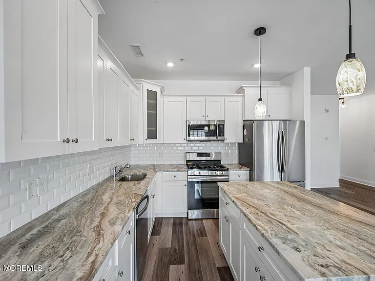 16 Emily Ct — Photo 10