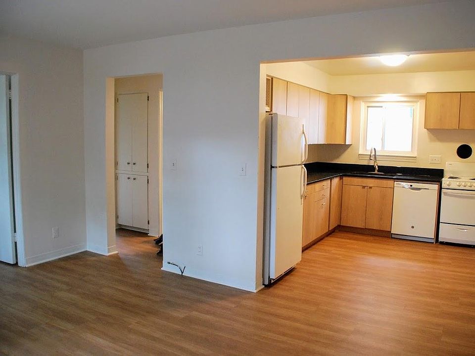 Open plan living room / kitchen