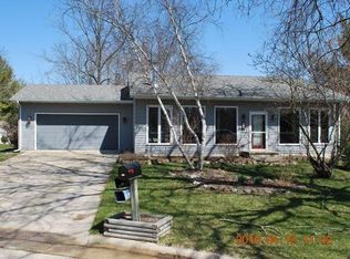 807 Glenwood Ct, Watertown, WI 53094