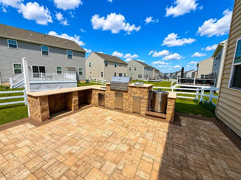805 Llanelli Dr — Photo 9