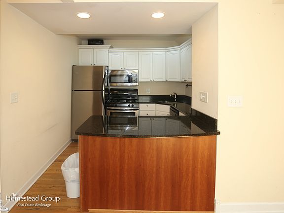 5th image of 1717 W Barry Ave #Fb1