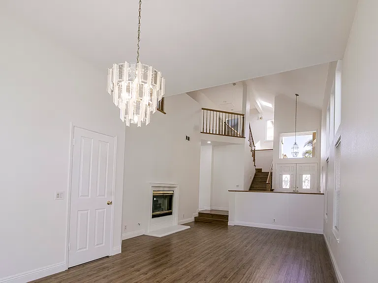 25035 Eaton Ln — Photo 8