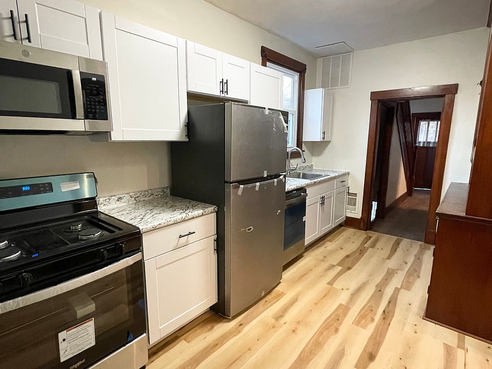 1st image of 226 Hickory St