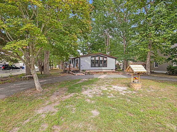 4th image of 979 Lenape Dr