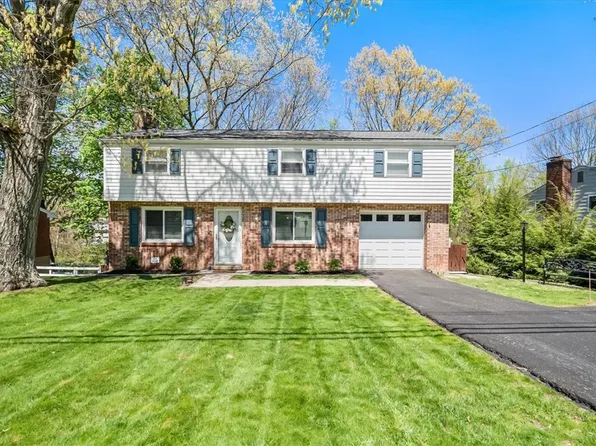 124 Skylark Dr, Glenshaw, PA 15116