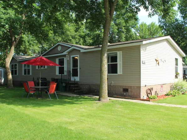1710 Fir Ave N, Glencoe, MN 55336