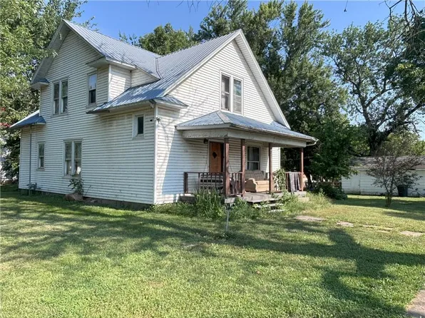 321 N 3rd St, Drexel, MO 64742