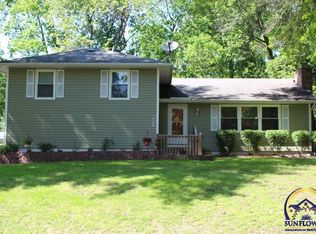 700 NW Walnut Ln, Topeka, KS 66617