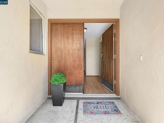 5th image of 4440 Meadowbrook Dr