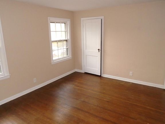 2nd image of 3854 N Pennsylvania St