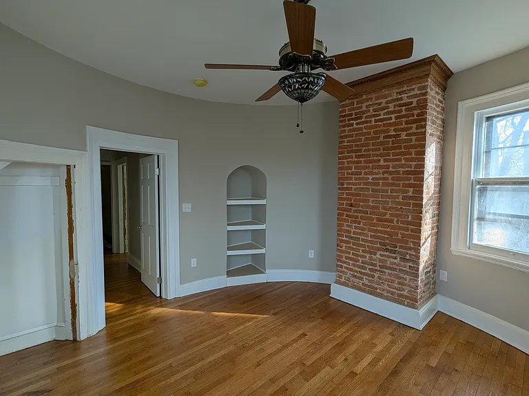 1300 Summit Ave #3 — Photo 6