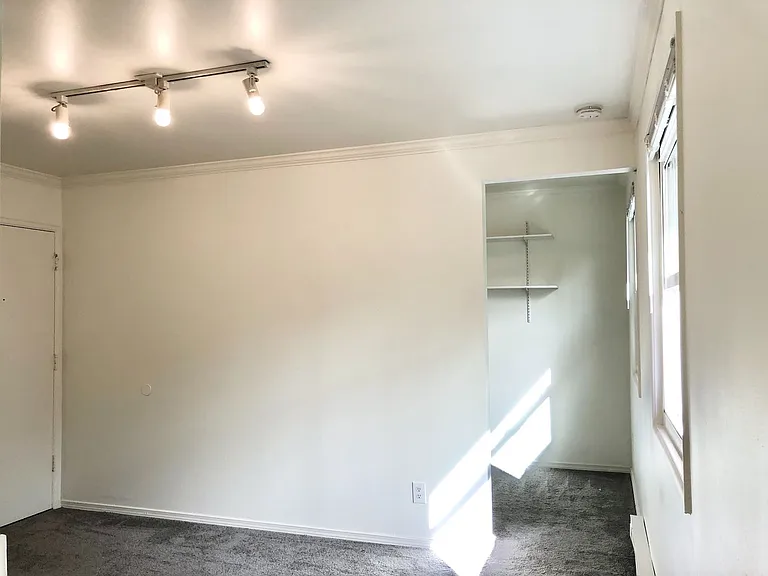 815 15th Ave E #5 — Photo 16