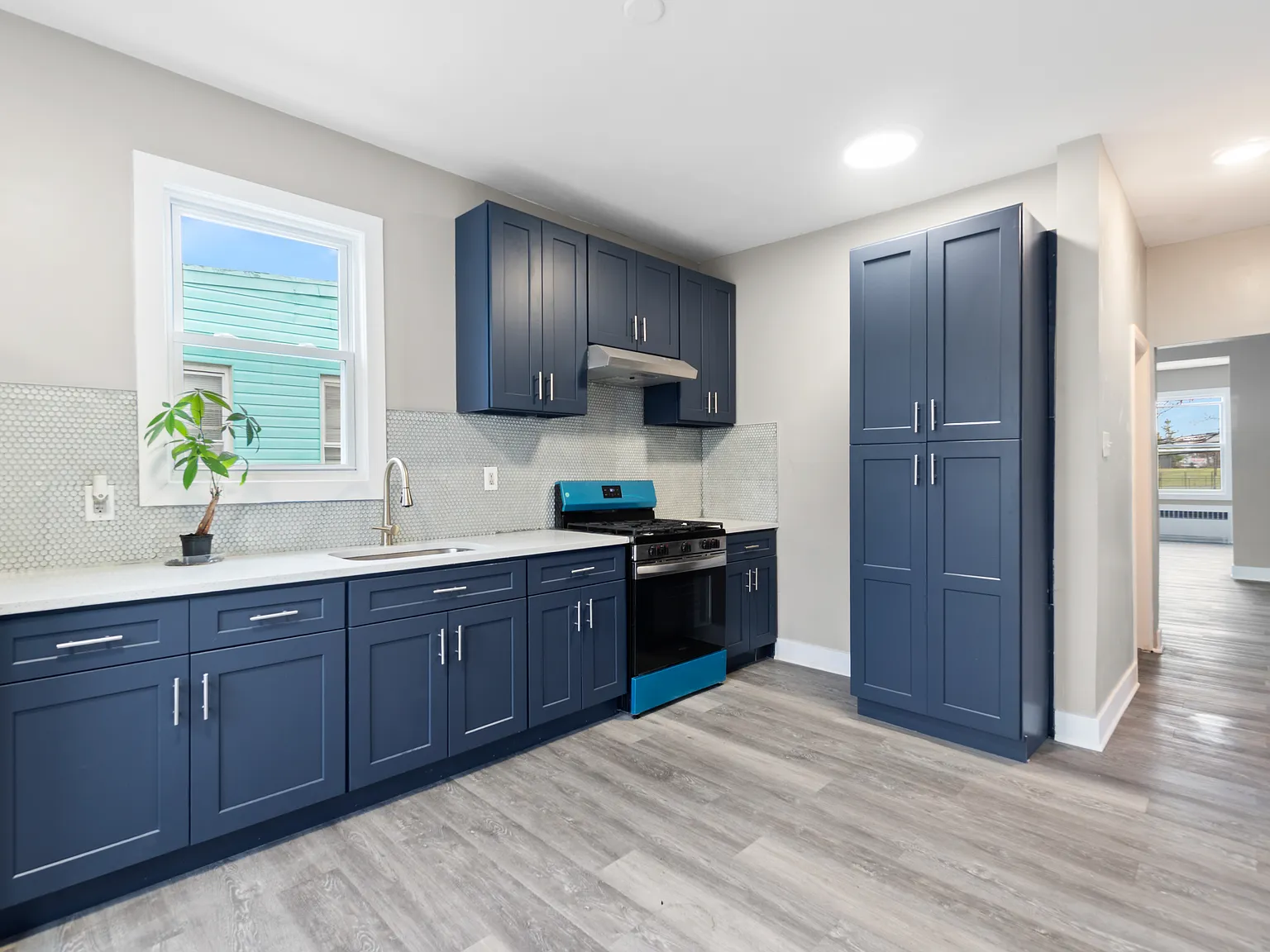 3 bed, 1200 sqft, $2,500 — Photo 1