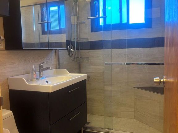 5th image of 6300 N Sheridan Rd APT 717