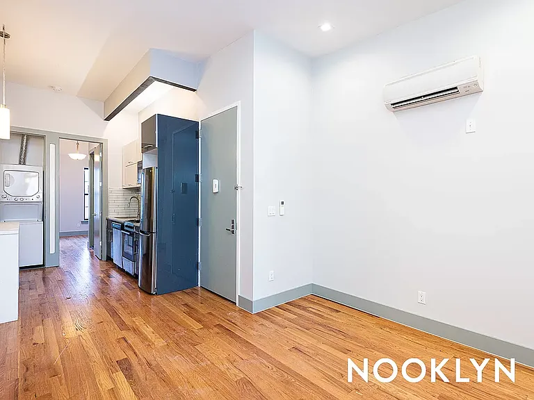 32 Belvedere St #2L — Photo 3