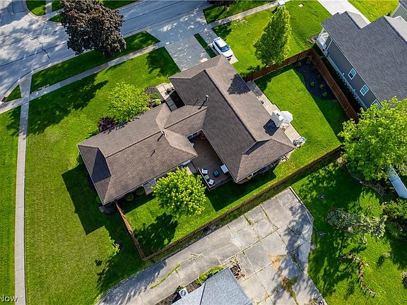 2nd image of 609 Wyleswood Dr