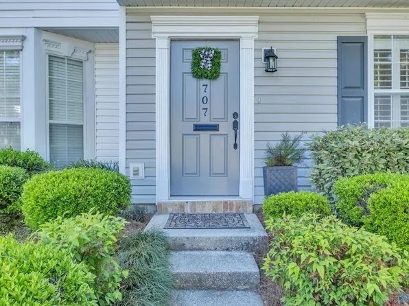 270 Hillcrest Rd APT 707, Mobile, AL 36608