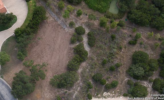 4th image of 51 Vineyard Dr