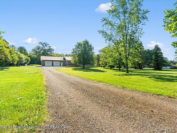 4th image of 3867 Edgar Rd