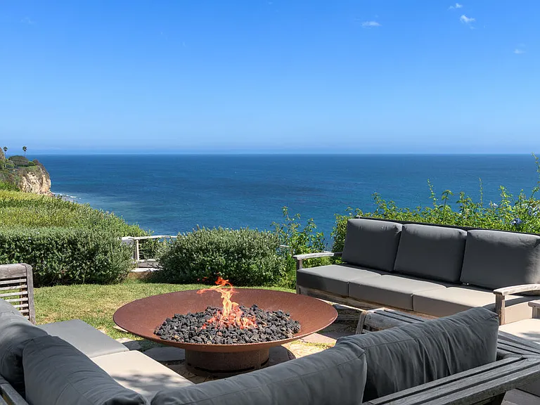 29020 Cliffside Dr — Photo 44